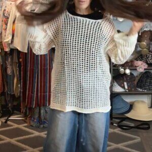 MOMS BEAUTIFUL VENTILATED TOP